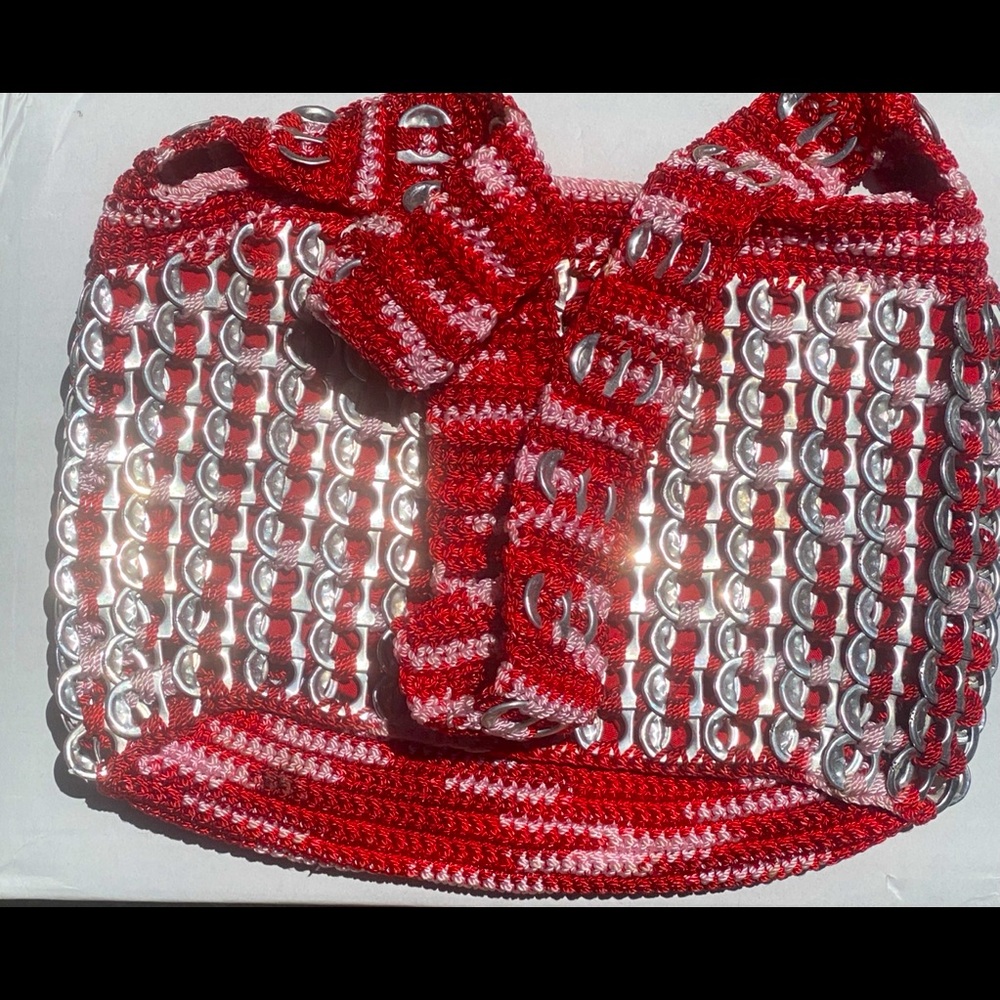 crochet and metallic shoulder bag pink red